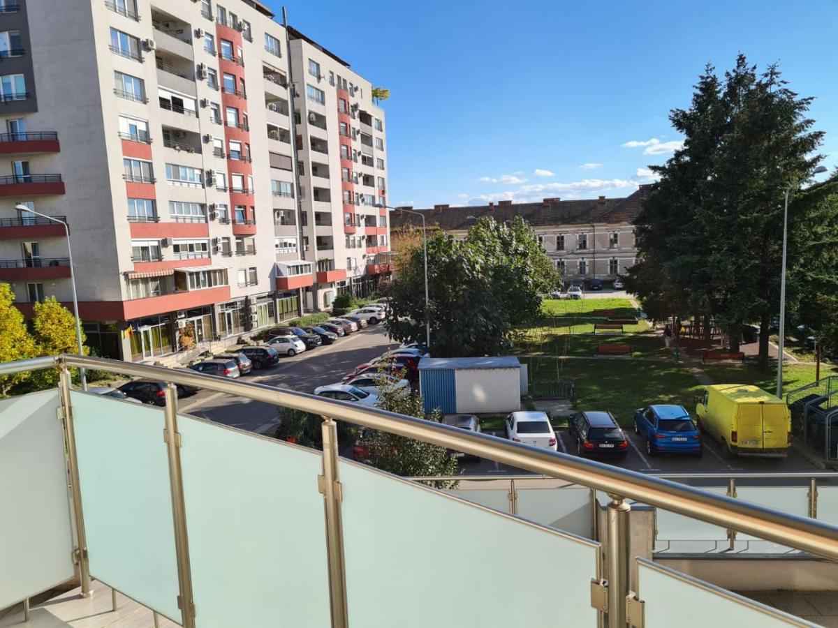 Ideal Apartments Oradea Exterior photo
